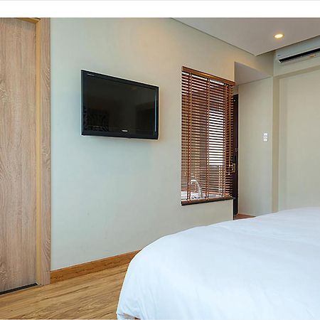 Отель Gemini Saigon Luxury Хошимин Экстерьер фото